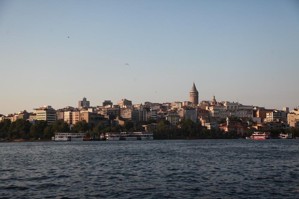 Goeruer Hotel Istanbul Exterior foto